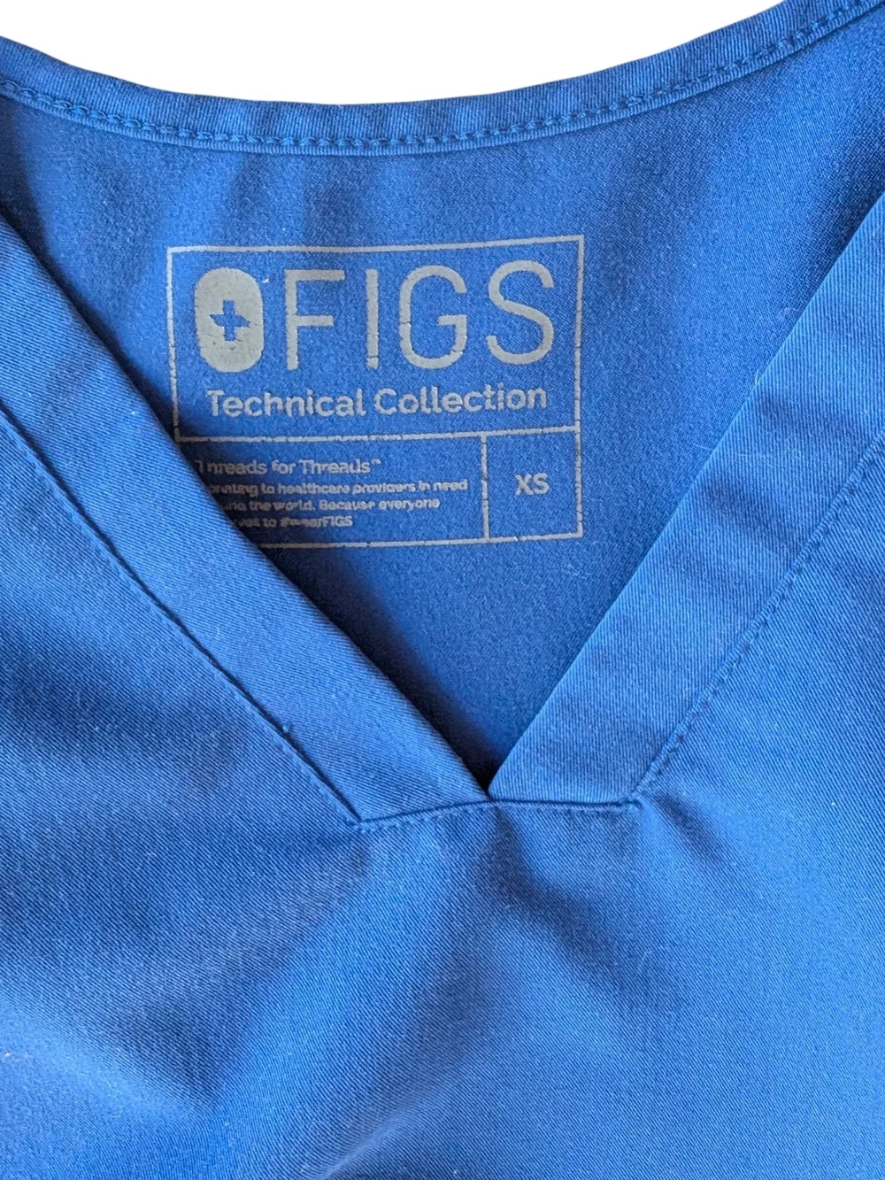 FIGS Technical Collection Royal Blue Scrub Set (XS Top / XS Pants)